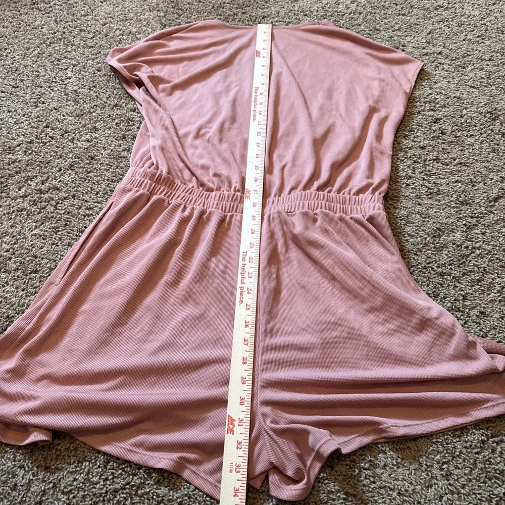 Halara V Neck Short Sleeve Pocket Waffle Casual Romper Mauve size XL NEW NWT - Picture 6 of 6